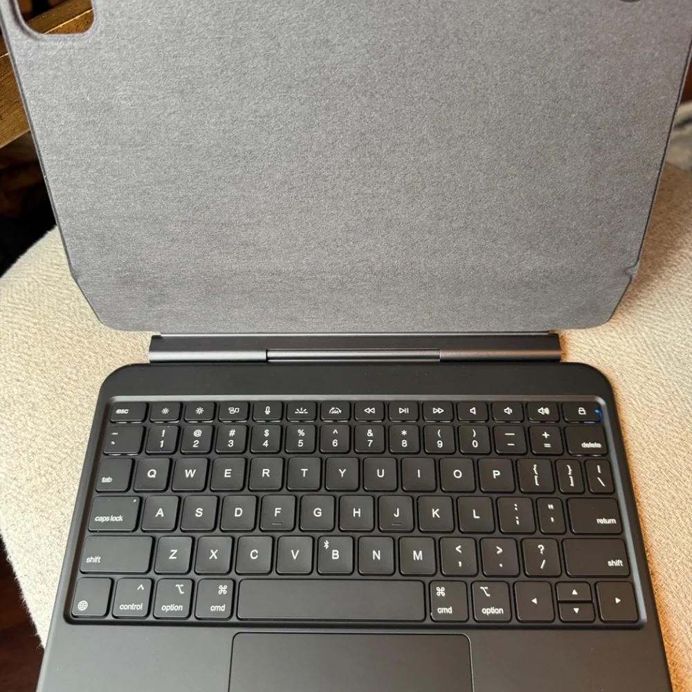 Floating Stand Case for iPad